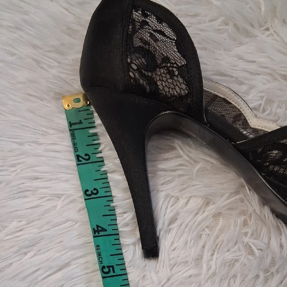 Lulu Townsend NWOT Elegant Black Lace Heels - Picture 6 of 11